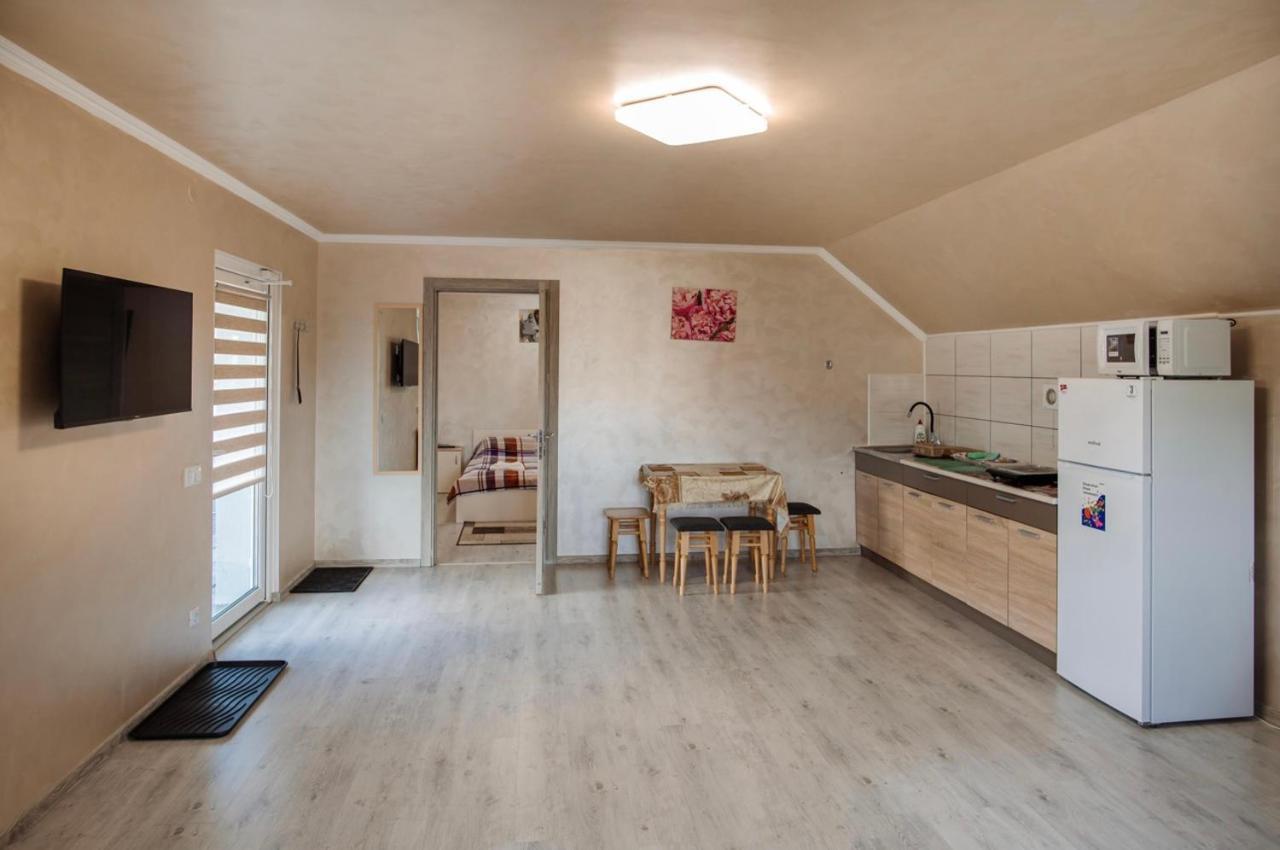 уляна Apartment *